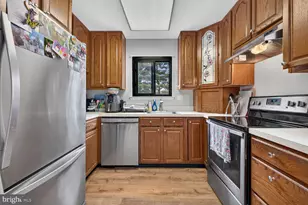 11298 Woodhaven Dr, Ijamsville, MD 21754 - Photo 2