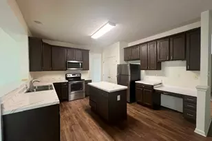 1801 Birch Bay Ct, Frederick, MD 21702 - Photo 2