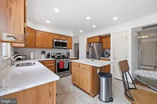 9059 Allington Manor Cir W, Frederick, MD 21703 - Photo 12