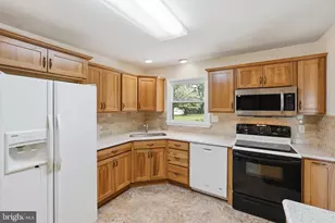 3405 Livingston Dr, Jefferson, MD 21755 - Photo 10