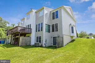 6347 Meandering Woods Ct, Frederick, MD 21701 - Photo 4
