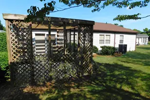 5603 Honeysuckle Ct, Frederick, MD 21703 - Photo 4