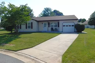 5603 Honeysuckle Ct, Frederick, MD 21703 - Photo 1