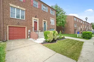 7121 Bradshaw Ct E, Frederick, MD 21703 - Photo 2