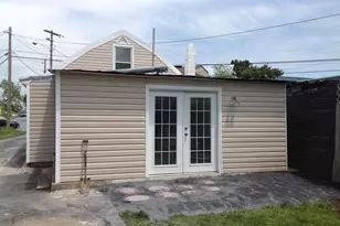 802 E South St, Frederick, MD 21701 - Photo 16