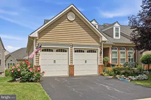 10521 Edwardian Ln, New Market, MD 21774 - Photo 2