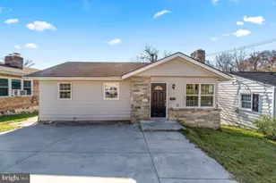 704 Brunswick St, Brunswick, MD 21716 - Photo 2