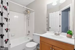 7128 Collinsworth Pl, Frederick, MD 21703 - Photo 36