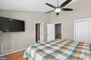 7128 Collinsworth Pl, Frederick, MD 21703 - Photo 32