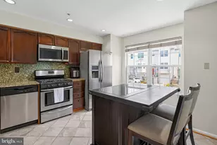 7128 Collinsworth Pl, Frederick, MD 21703 - Photo 6