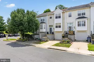 7128 Collinsworth Pl, Frederick, MD 21703 - Photo 2