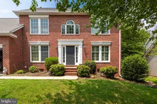 2425 Hunters Chase Ct, Frederick, MD 21702 - Photo 2
