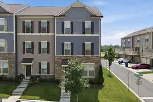 6105 Lemon Grass Ln, Frederick, MD 21703 - Photo 2
