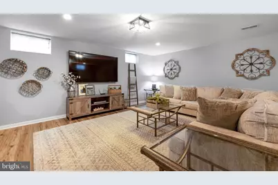 9693 Royal Crest Cir, Frederick, MD 21704 - Photo 8