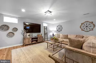 9693 Royal Crest Cir, Frederick, MD 21704 - Photo 8