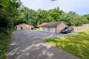 14419 Peddicord Rd, Mount Airy, MD 21771 - Photo 2