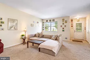 6861 Snowberry Ct, Frederick, MD 21703 - Photo 2