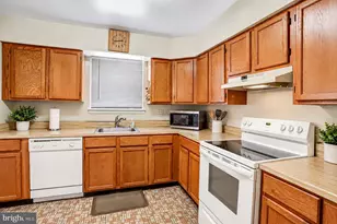 6861 Snowberry Ct, Frederick, MD 21703 - Photo 4