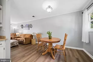 902 Young Pl, Frederick, MD 21702 - Photo 4