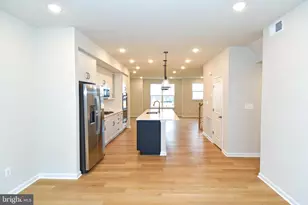 402 Matlock Ln, Frederick, MD 21701 - Photo 2