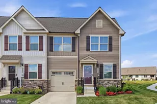 2495 Silver Leaf Dr, Frederick, MD 21702 - Photo 2