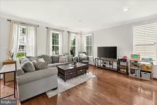 1422 Scheer St, Brunswick, MD 21716 - Photo 6
