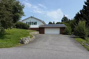 5601 Calvert Dr, Frederick, MD 21703 - Photo 2