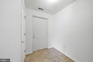 6117 Springwater Pl, Frederick, MD 21701 - Photo 4