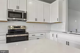 6352 Butterfly Ln, Frederick, MD 21703 - Photo 10