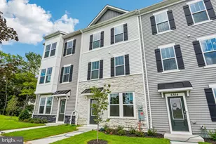 6352 Butterfly Ln, Frederick, MD 21703 - Photo 2