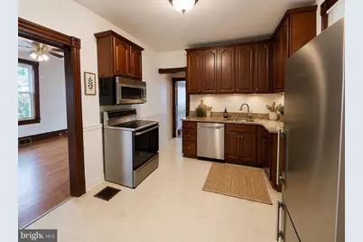 8 N Virginia Avenue, Brunswick, MD 21716 - Photo 2