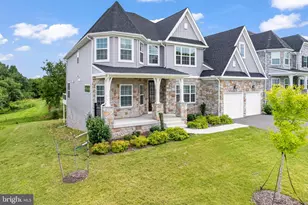 2754 Hillfield Dr, Frederick, MD 21702 - Photo 2