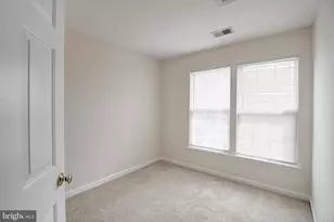 586 Eisenhower Dr, Frederick, MD 21703 - Photo 12