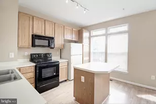586 Eisenhower Dr, Frederick, MD 21703 - Photo 4