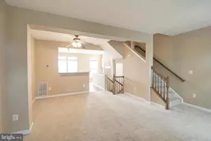 586 Eisenhower Dr, Frederick, MD 21703 - Photo 8