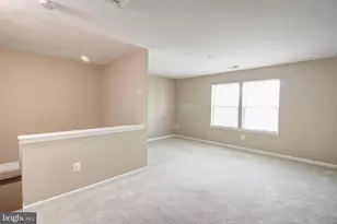 586 Eisenhower Dr, Frederick, MD 21703 - Photo 16