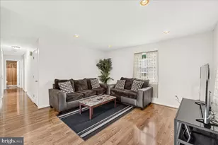 504 E F St, Brunswick, MD 21716 - Photo 8