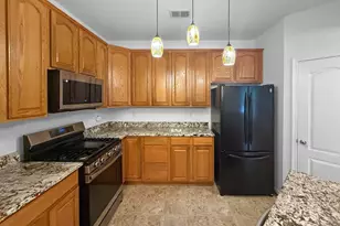 113 Whiskey Creek Cir, Frederick, MD 21702 - Photo 2