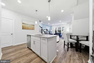 6042 Forum Sq, Frederick, MD 21703 - Photo 14
