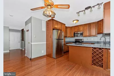 381 W Thornhill, Frederick, MD 21703 - Photo 4