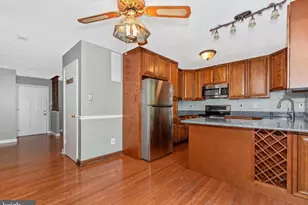 381 W Thornhill, Frederick, MD 21703 - Photo 4