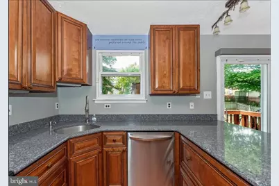 381 W Thornhill, Frederick, MD 21703 - Photo 8