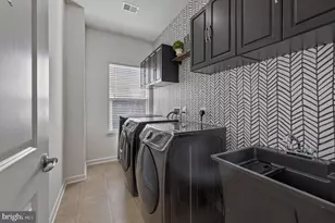 1423 Village Green Way, Brunswick, MD 21716 - Photo 36