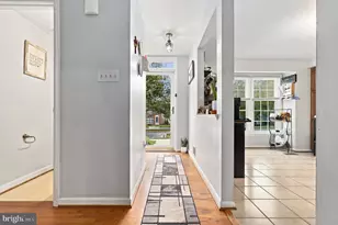 7992 Windsail Ct, Frederick, MD 21701 - Photo 2