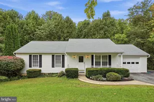 908 Winding Way, Mount Airy, MD 21771 - Photo 4