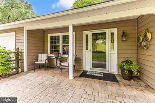 5614 Catoctin Ridge Dr, Mount Airy, MD 21771 - Photo 2