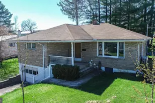 127 S Oakhall Dr, Oakland, MD 21550 - Photo 1