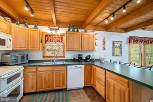 392 Deer Run Ln, Swanton, MD 21561 - Photo 6