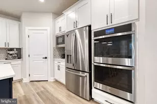 7679 Cross Creek Dr, Columbia, MD 21044 - Photo 14