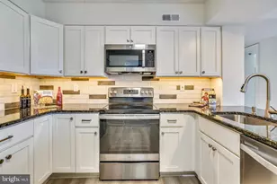 7317 Eden Brook Dr, Columbia, MD 21046 - Photo 4